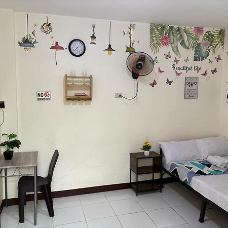 Airport Villamor Transient Rooms Manila Exterior photo